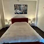 Central Deluxe 2 Rooms Apartment