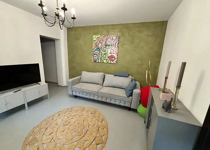 Central Deluxe 2 Rooms Apartment